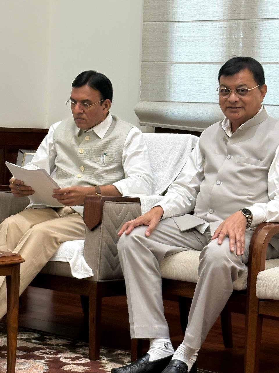 श्रम मंत्री लखन लाल देवांगन ने की केंद्रीय श्रम मंत्री मनसुख एल मंडाविया से मुलाक़ात,प्रदेश में ईएसआईसी नर्सिंग कॉलेज की स्थापना हेतु की मांग