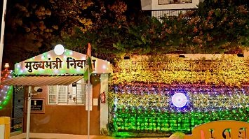 मुख्यमंत्री साय ने स्वतंत्रता दिवस की दी बधाई, रोशनी से आलोकित हुआ मुख्यमंत्री निवास