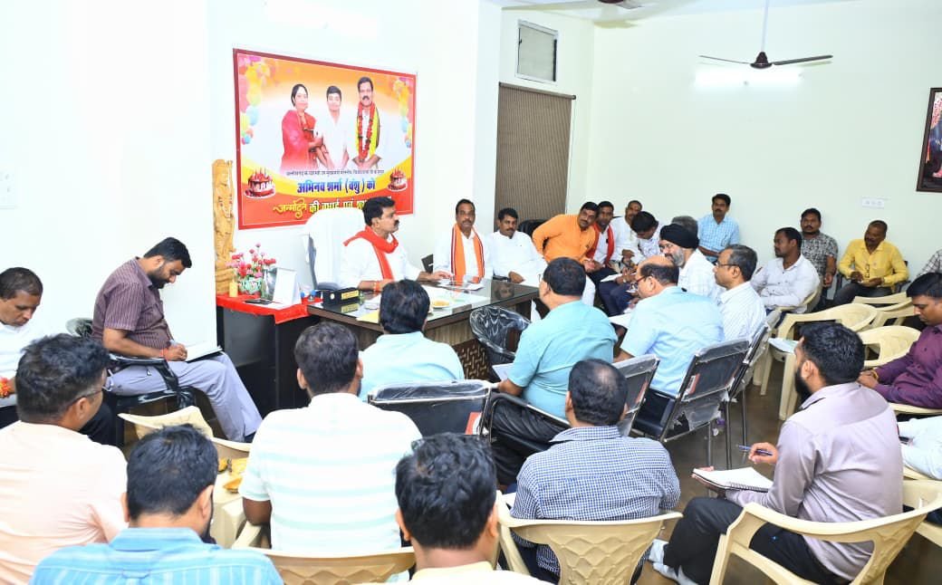 जिले की बिजली व्यवस्था को नई ताकत – 2500 से अधिक ट्रांसफार्मर लगाने की कार्ययोजना, उपमुख्यमंत्री विजय शर्मा ने की समीक्षा