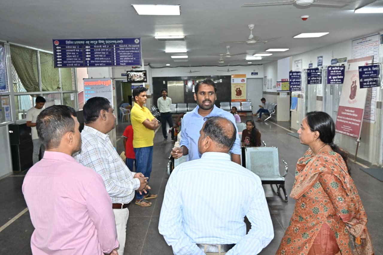 कलेक्टर अबिनाश मिश्रा ने नगरी सिविल अस्पताल का किया निरीक्षण