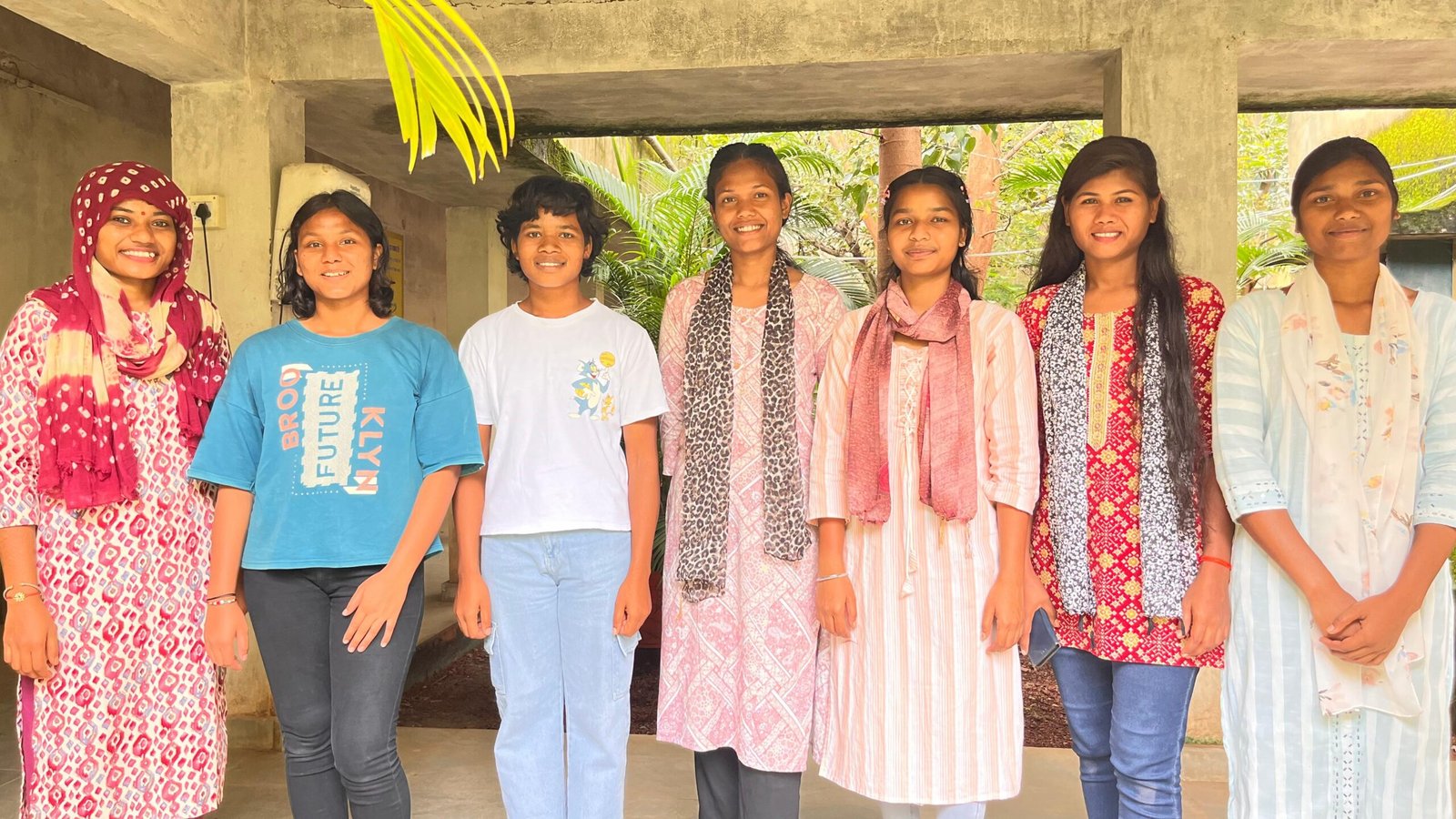 जशपुर की ग्रामीण बेटियों ने रचा इतिहास, 100 में से 43 पद किए अपने नाम