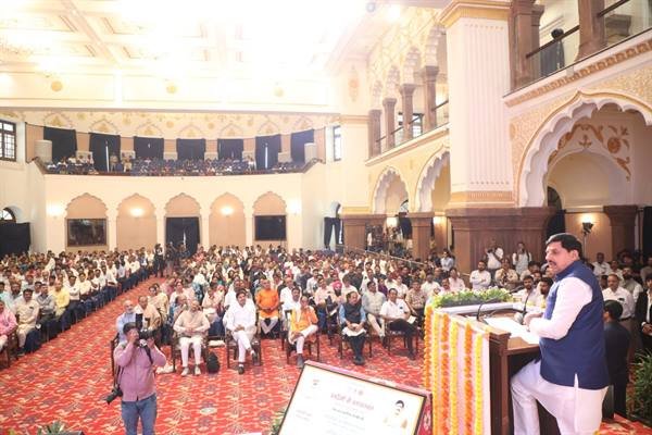 स्वदेशी उत्पादों का उपयोग है सच्ची राष्ट्रसेवा : मुख्यमंत्री डॉ. यादव