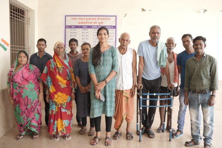 मीठे बोल,अपनापन, स्नेह और सम्मान के साथ बेसहारा वृद्धजनों को आश्रय दे रहा स्नेह सदन