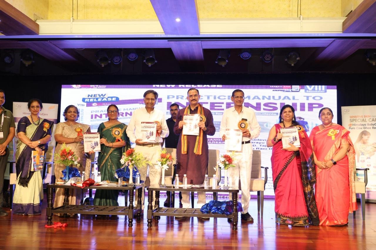 अपने जान की परवाह किए बिना काम करती हैं नर्सेस: स्वास्थ्य मंत्री श्याम बिहारी जायसवाल