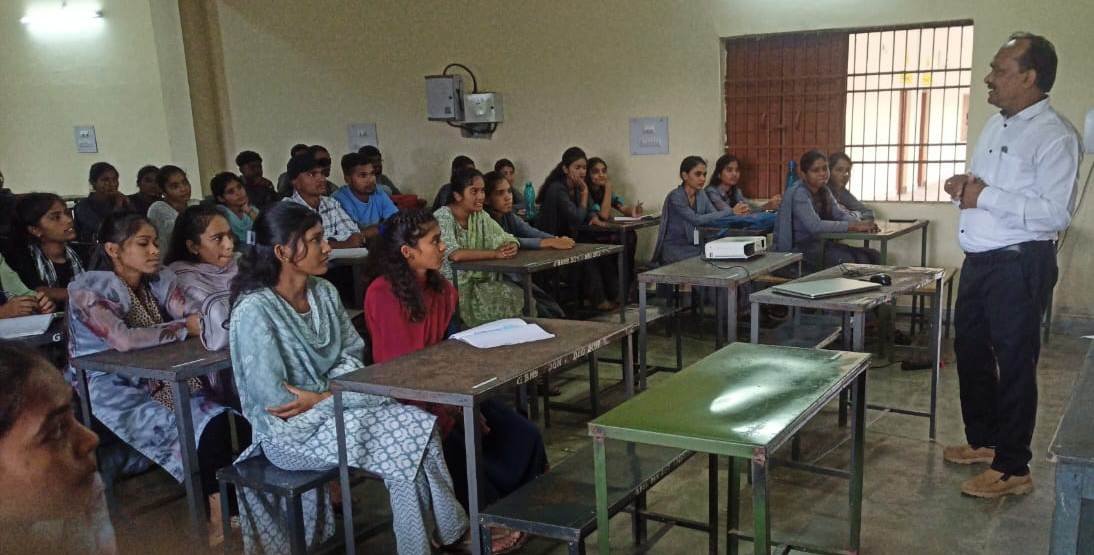 सेवा पखवाड़ा अंतर्गत आईटीआई डोंगरगांव में विभिन्न कार्यक्रमों का आयोजन