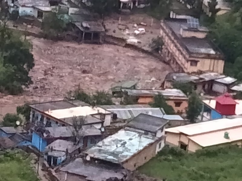 उत्तराखंड में बारिश से तबाही जारी… चमोली में फटा बादल, 9 लापता, 1 की मौत, देहरादून में अलग-अलग जगह मिली 8 लाशें