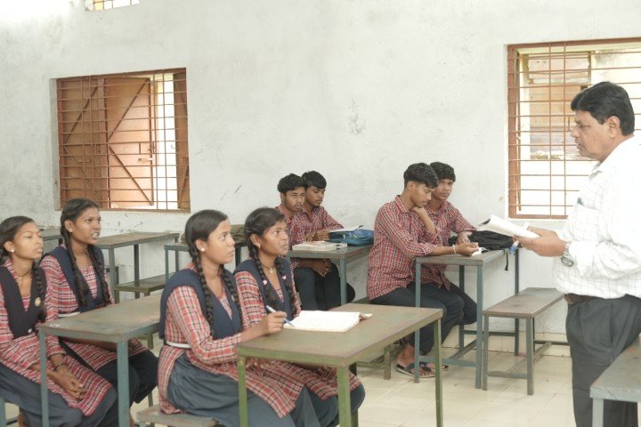 युक्तियुक्तकरण से योग्य शिक्षक सुदूर अंचलों में बच्चों के उज्ज्वल भविष्य का पथ कर रहे प्रशस्त