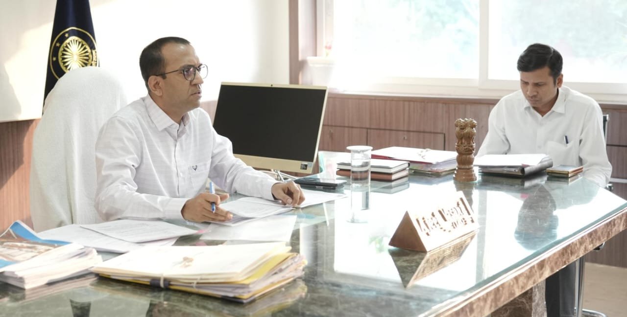 जल जीवन मिशन अंतर्गत पूर्ण कार्यों का करायें सत्यापन : कलेक्टर