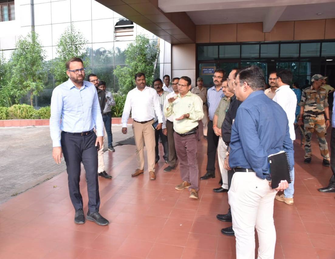 कलेक्टर ने नि:शुल्क मेगा स्वास्थ्य शिविर की तैयारियों का लिया जायजा