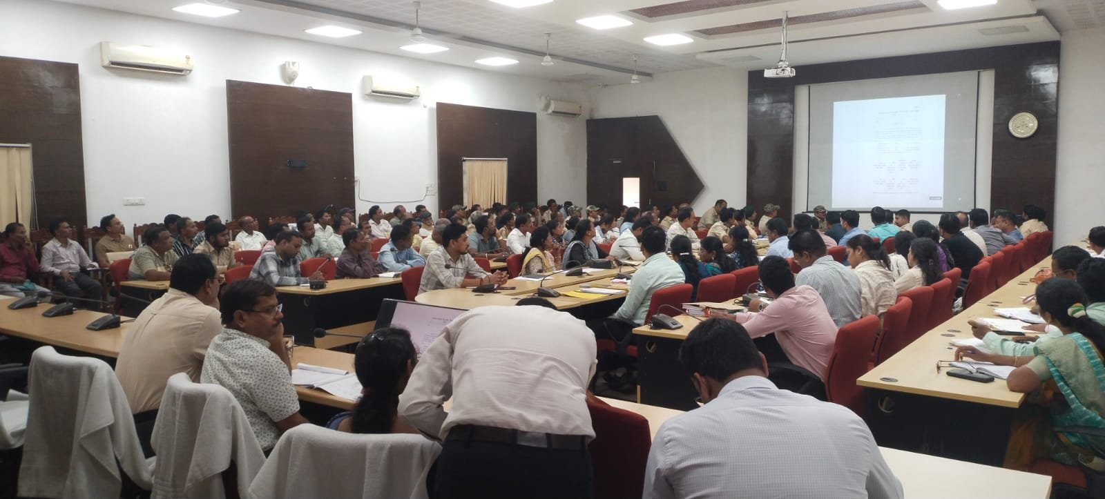 बस्तर में वेटलैंड संरक्षण के लिए एक दिवसीय प्रशिक्षण आयोजित 126 वेटलैंड्स की होगी सत्यापन और सीमांकन