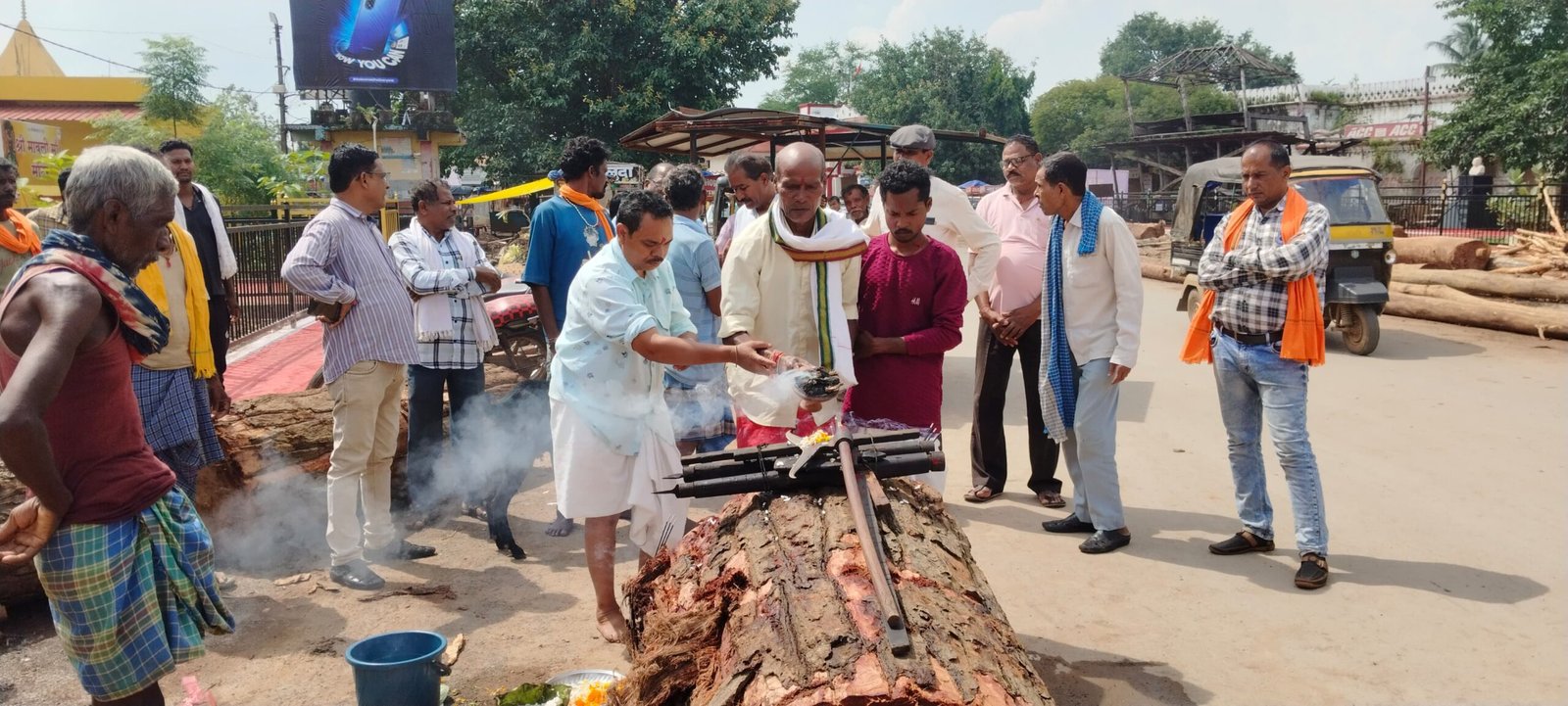 बस्तर दशहरा 2025 बारसी उतारनी रस्म के साथ रथ निर्माण की प्रक्रिया प्रारम्भ