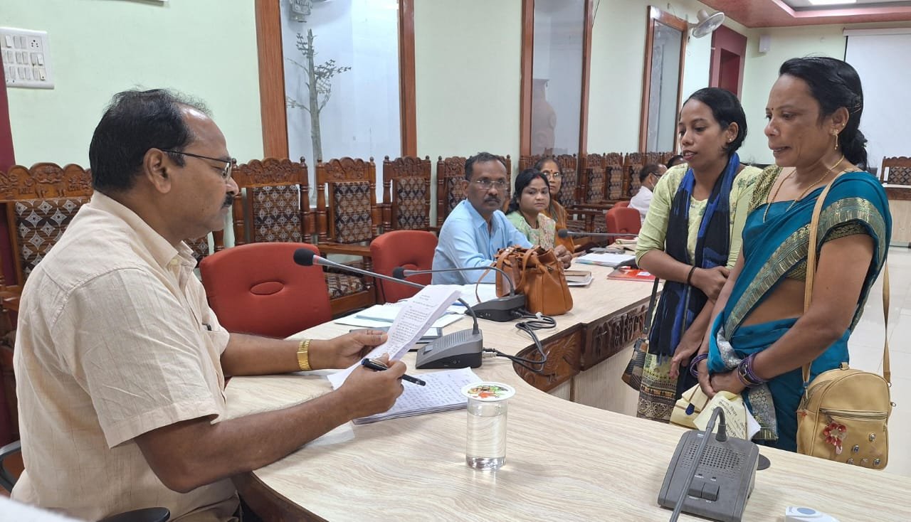 कलेक्टर जनदर्शन में आमजनों से सुनीं गई समस्याएं