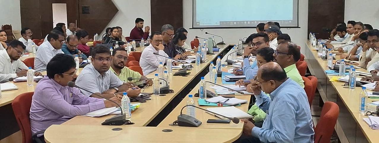 योजनाओं के क्रियान्वयन हेतु आयोजित कार्यक्रम को सभी विभाग समन्वय से क्रियान्वित कर कार्यक्रम को बनाएं सफल-कलेक्टर हरिस एस