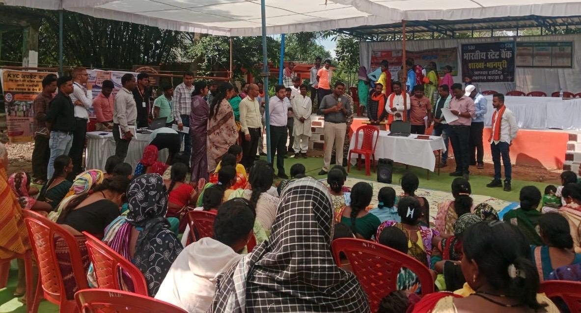 कलेक्टर हरिस एस ने किया बस्तर विकासखंड क्षेत्र का निरीक्षण