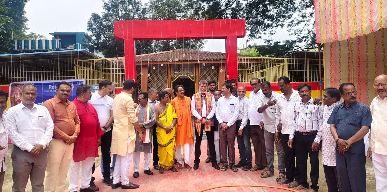 विधायक किरण देव ने नवरात्रि के अवसर पर पदयात्री सेवा केंद्रों का उद्घाटन किया