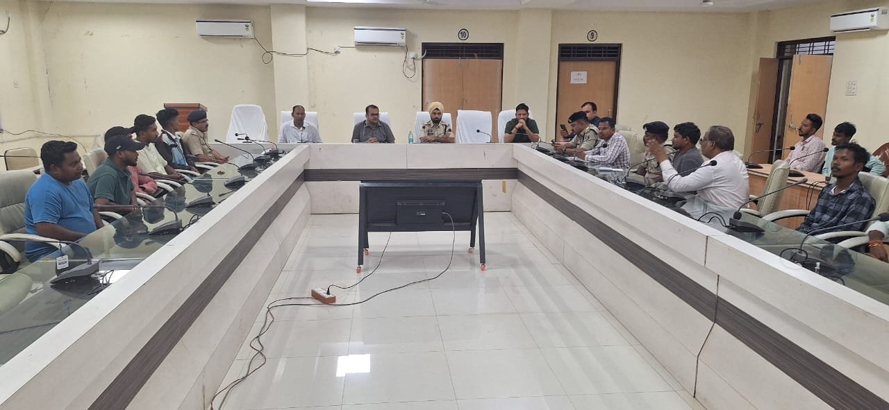 गणेश विसर्जन एवं ईद-ए-मिलाद पर्व को लेकर डीजे संचालकों की बैठक संपन्न