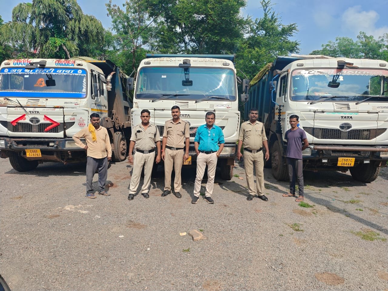 रेत, गिट्टी एवं मुरम के अवैध परिवहन पर खनिज विभाग की बड़ी कार्रवाई- 13 हाईवा जब्त