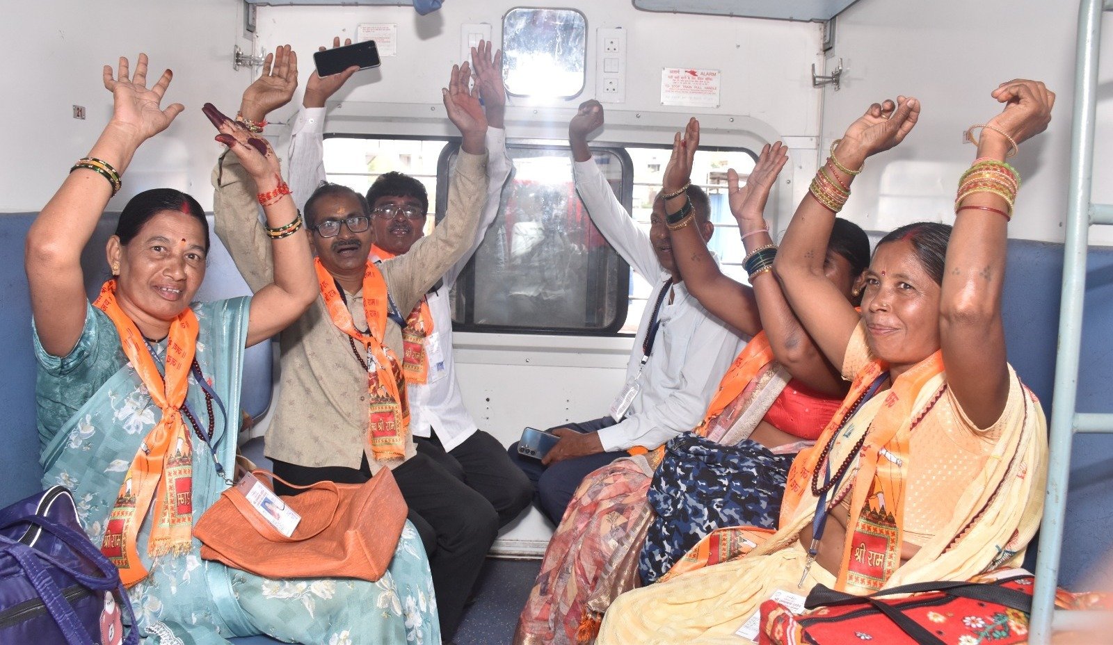 रामलला दर्शन के लिए राजनांदगांव और दुर्ग से 850 तीर्थ यात्रियों का दल रवाना