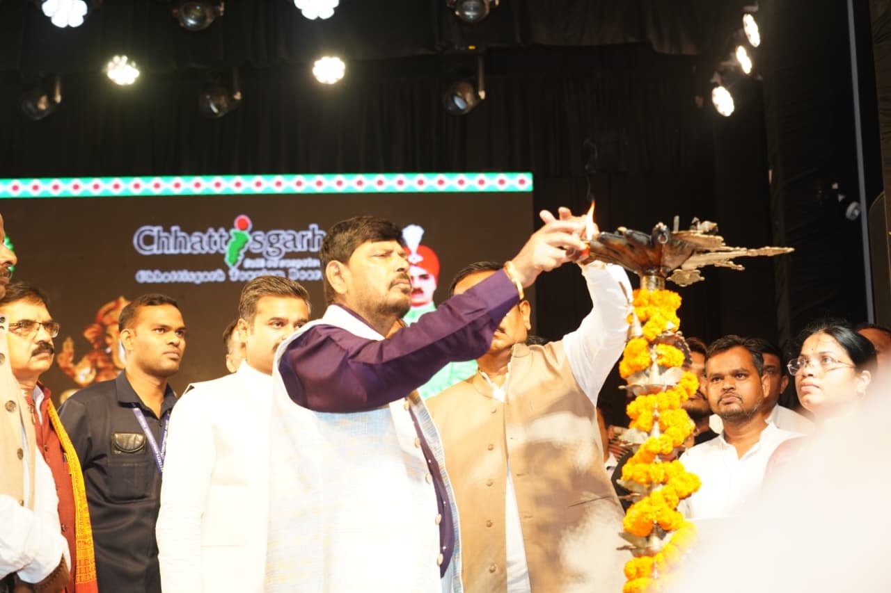 चक्रधर समारोह 2025: सुर-ताल और घुंघरू की सतरंगी छटा, मल्लखंभ दल रहा आकर्षण का केंद्र