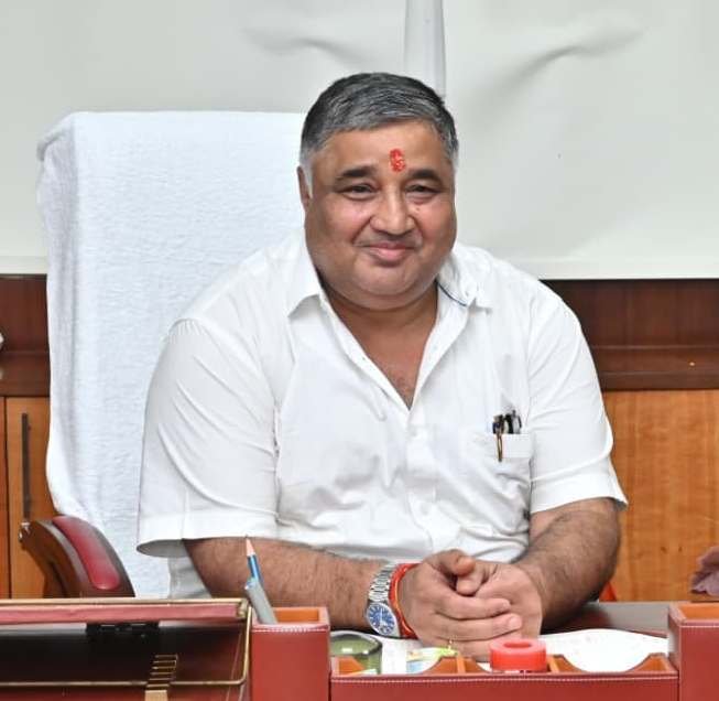 पर्यटन एवं संस्कृति मंत्री राजेश अग्रवाल ने ली विभागीय समीक्षा बैठक