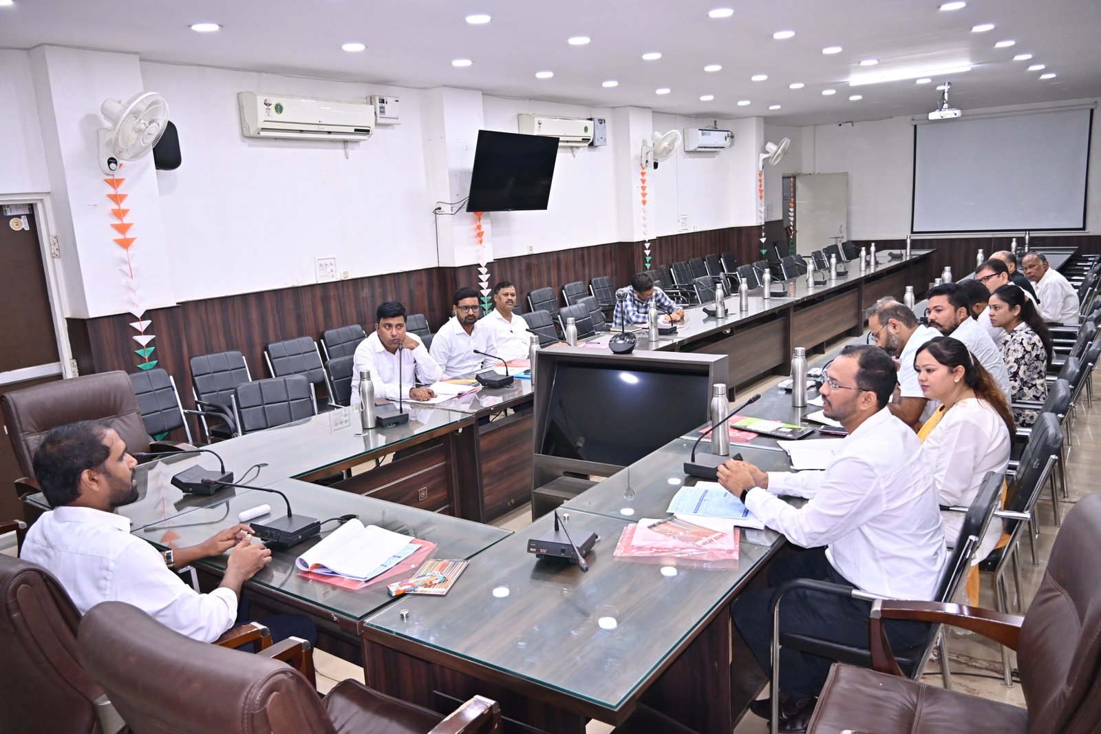 कलेक्टर अबिनाश मिश्रा की अध्यक्षता में जिला स्तरीय एवं आरसेटी सलाहकार समिति की बैठक सम्पन्न