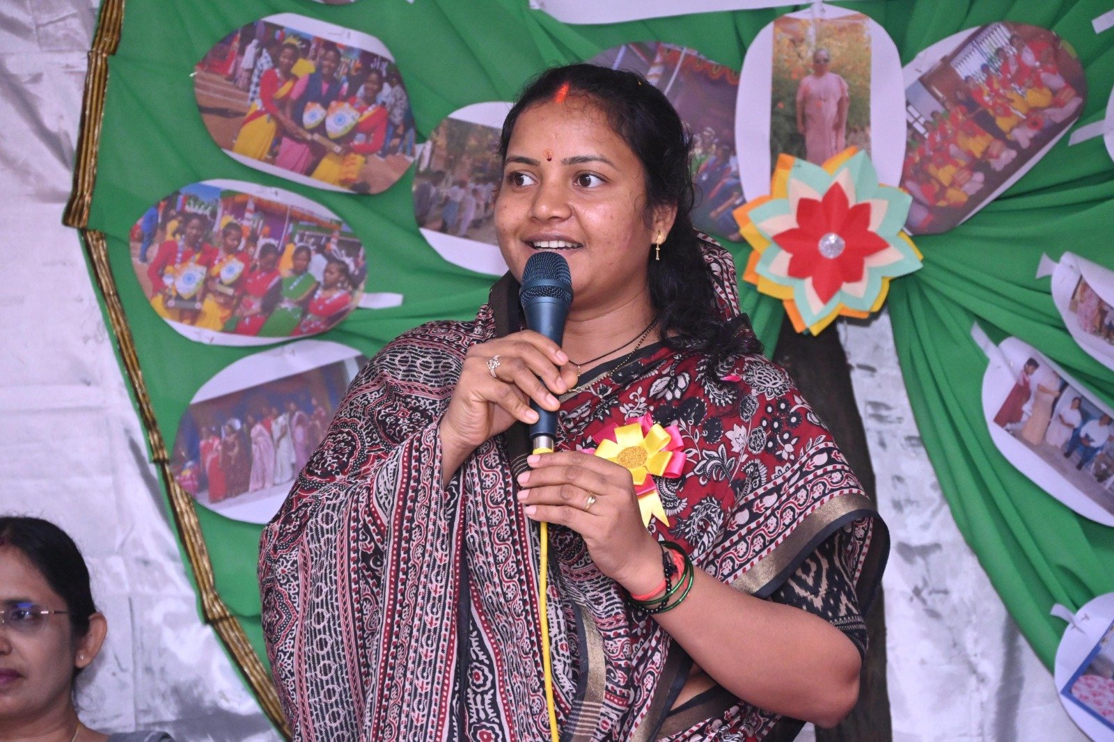 महिला एवं बाल विकास मंत्री लक्ष्मी राजवाड़े ने अंबिकापुर में की विभागीय समीक्षा बैठक