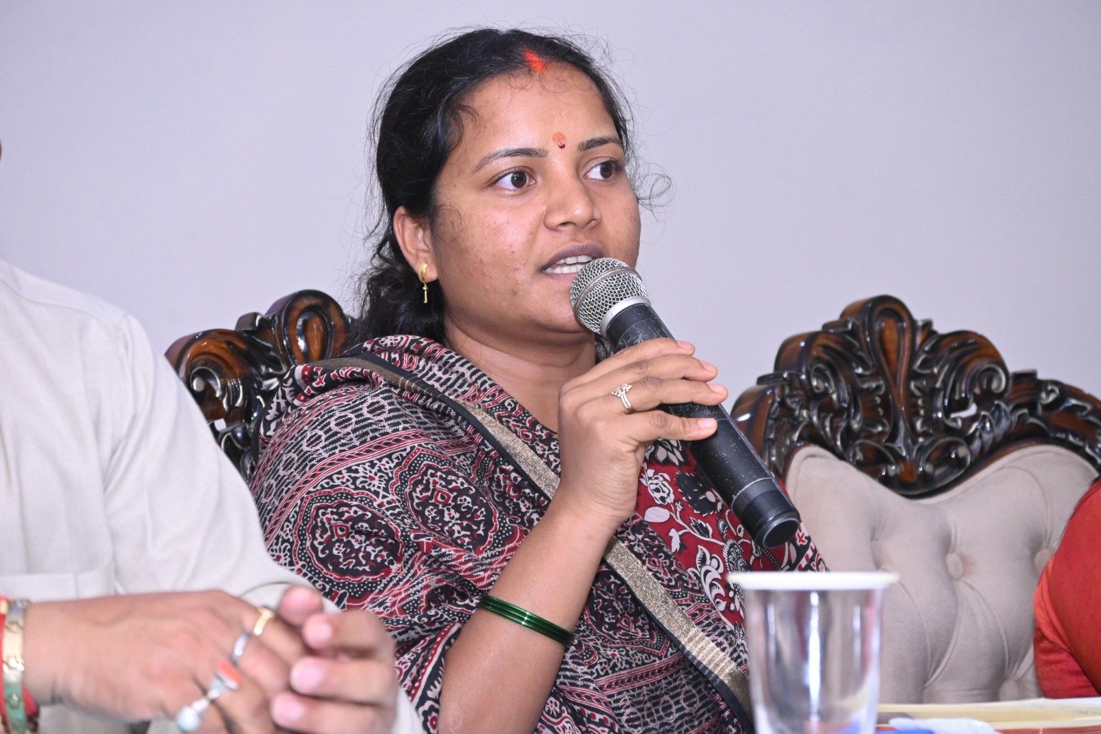 मंत्री लक्ष्मी राजवाड़े ने सरगुज़ा प्रवास के दौरान विभिन्न संस्थाओं का किया निरीक्षण