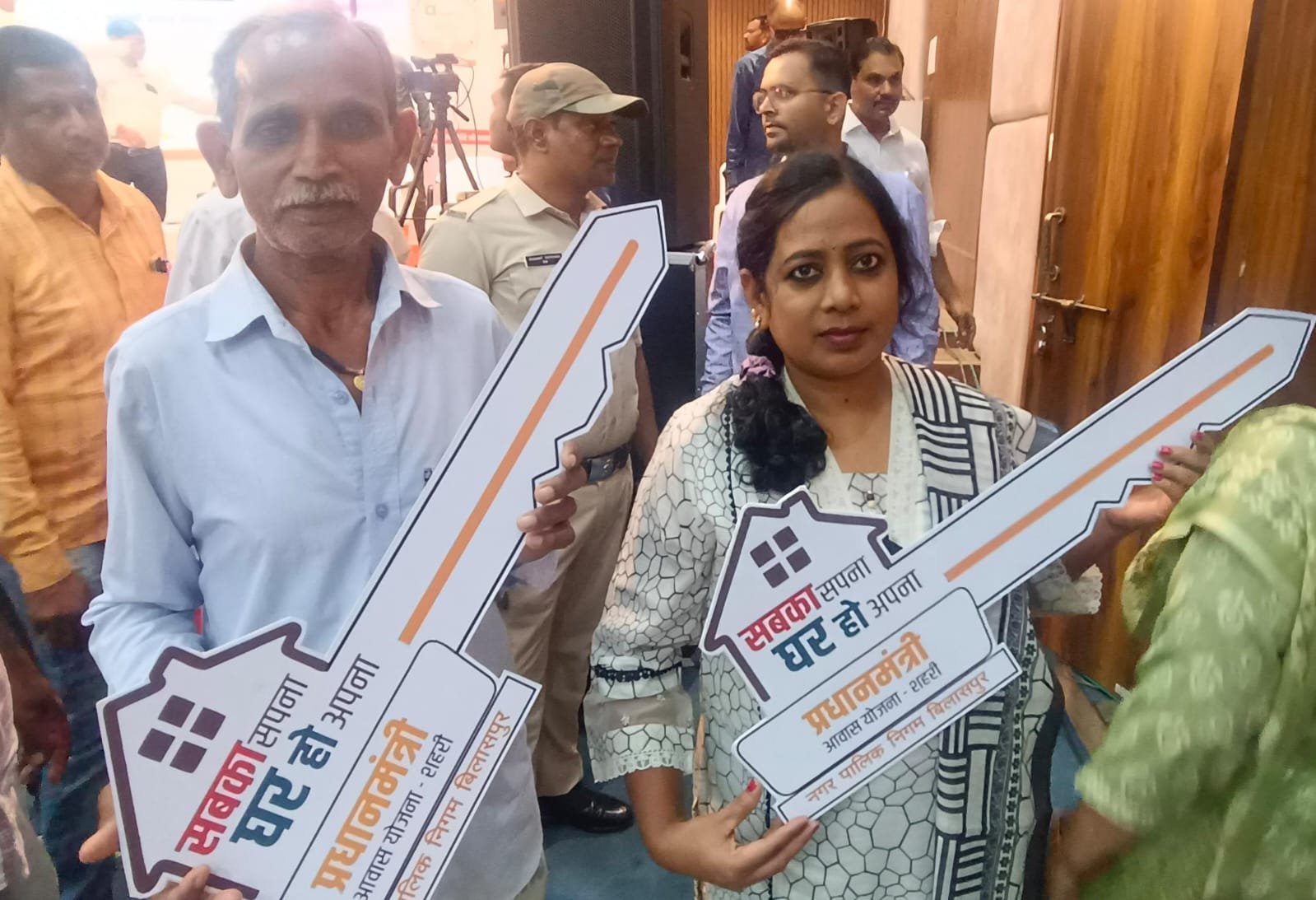 पक्का आशियाना मिलने से खिले चेहरे