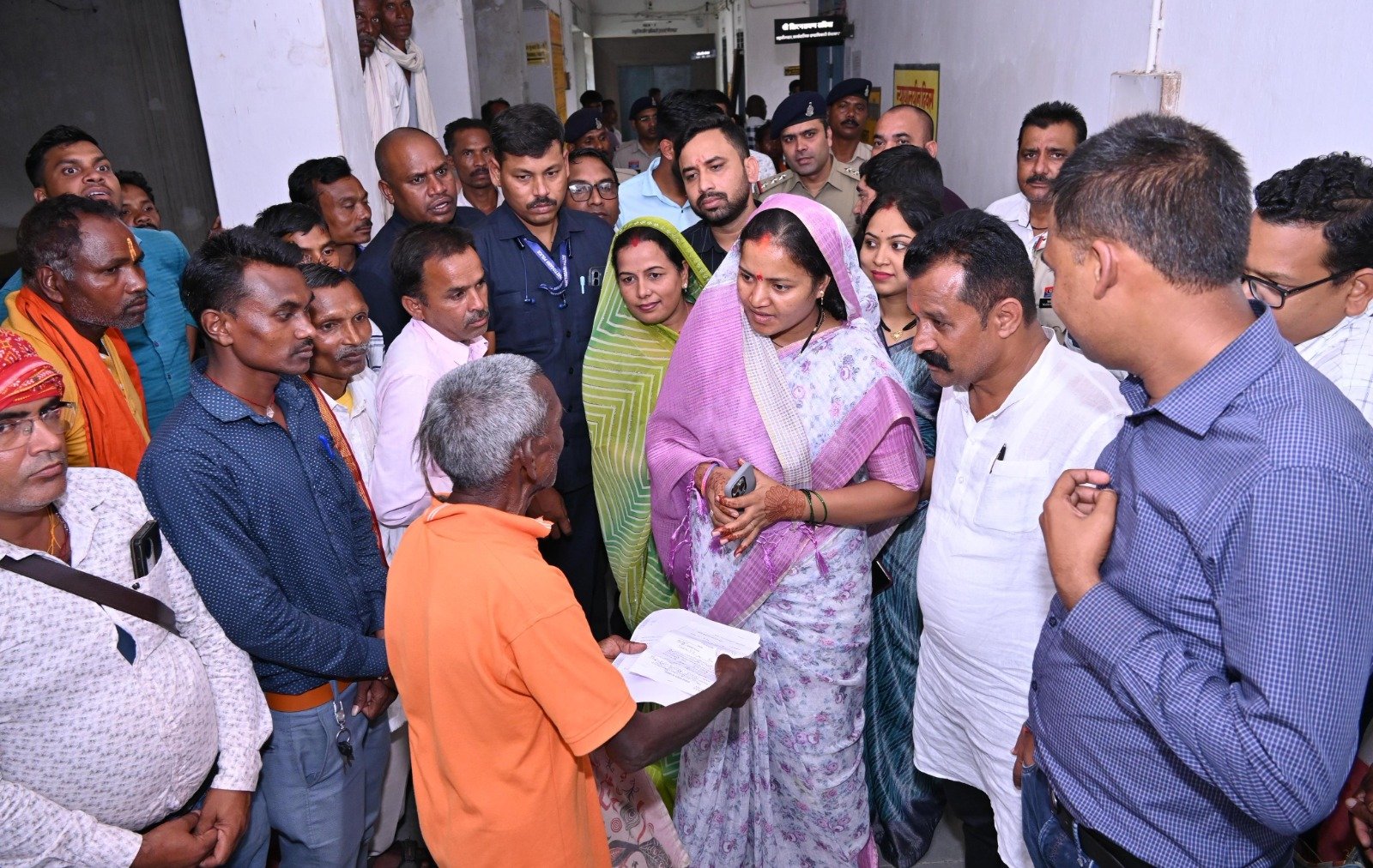 मंत्री लक्ष्मी राजवाड़े ने स्वास्थ्य शिविर में दी भागीदारी
