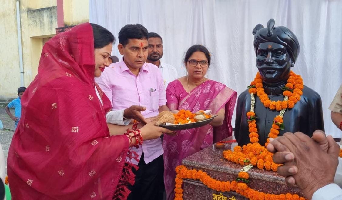 शहीद वीरनारायण सिंह के बलिदान आने वाली पीढ़ियों को सदैव प्रेरित करता रहेगा : मंत्री टंक राम वर्मा