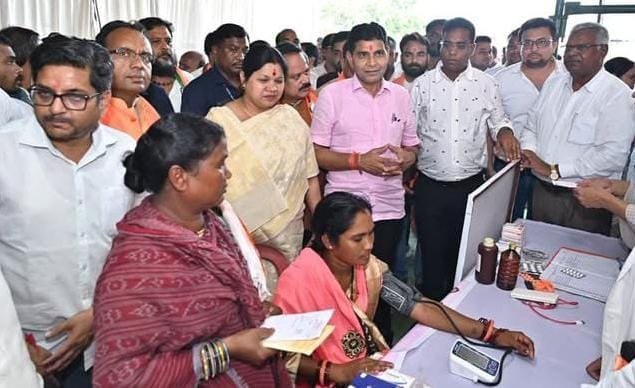स्वस्थ श्रमिक ही सशक्त समाज का आधार-राजस्व मंत्री टंक राम वर्मा