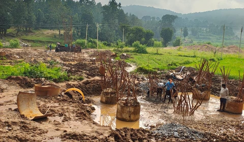 मुख्यमंत्री विष्णुदेव साय के निर्देश पर जिले में विकास की रफ्तार तेज, 5 करोड़ 22 लाख रुपए की लागत से केराकोनादृबैगाटोली मार्ग ईब नदी पर उच्च स्तरीय पुल निर्माण कार्य शुरू, समय सीमा में कार्य पूरा करने के सख्त निर्देश….