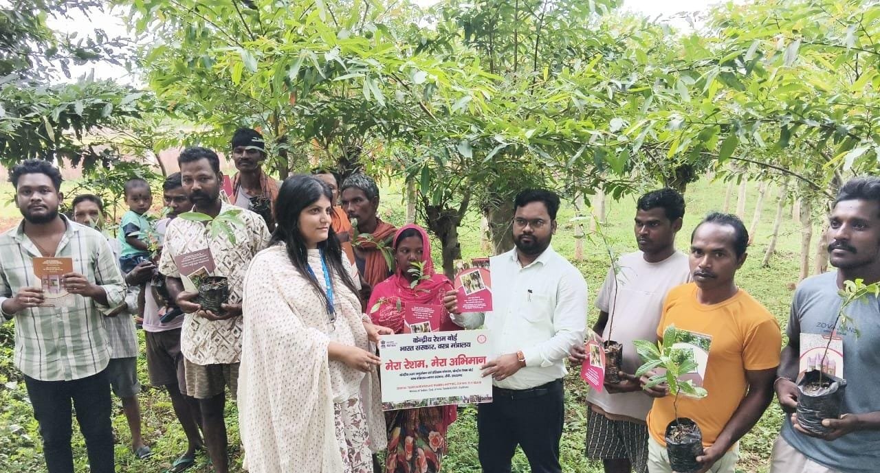 मेरा रेशम मेरा अभिमान अंतर्गत जिले में आयोजित किए गए कार्यक्रम