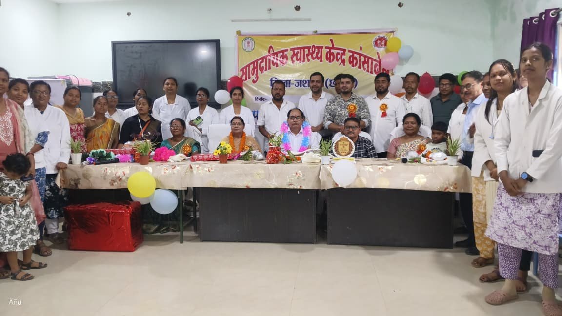 सीएचसी कांसाबेल में सीनियर लैब तकनीशियन आर.डी. शर्मा को सेवानिवृत्त पर दी गई भावभीनी विदाई