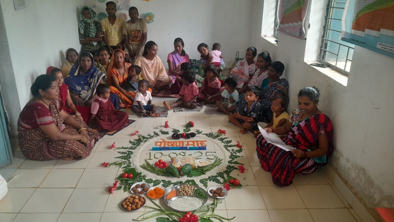 रजत महोत्सव अंतर्गत कन्या महाविद्यालय में छात्राओं को बाल सुरक्षा पर दी गयी जानकारी