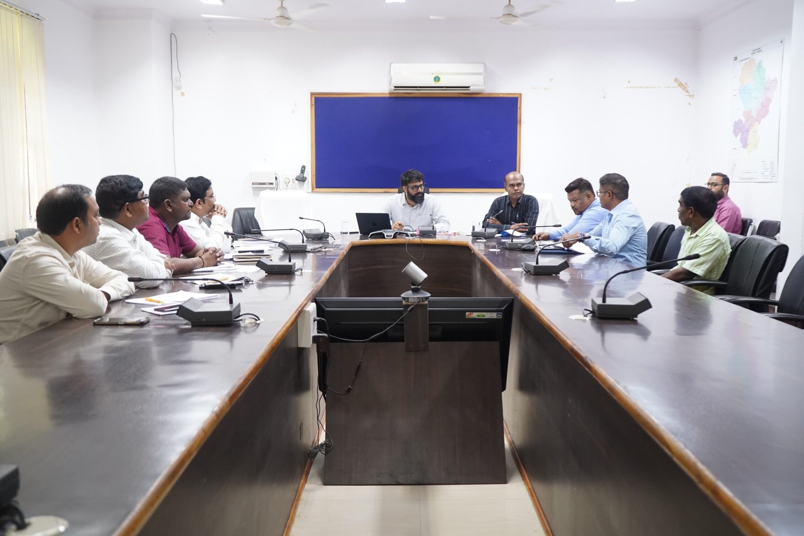 ग्राम पंचायतों में पलायन पंजी का करें संधारण- कलेक्टर