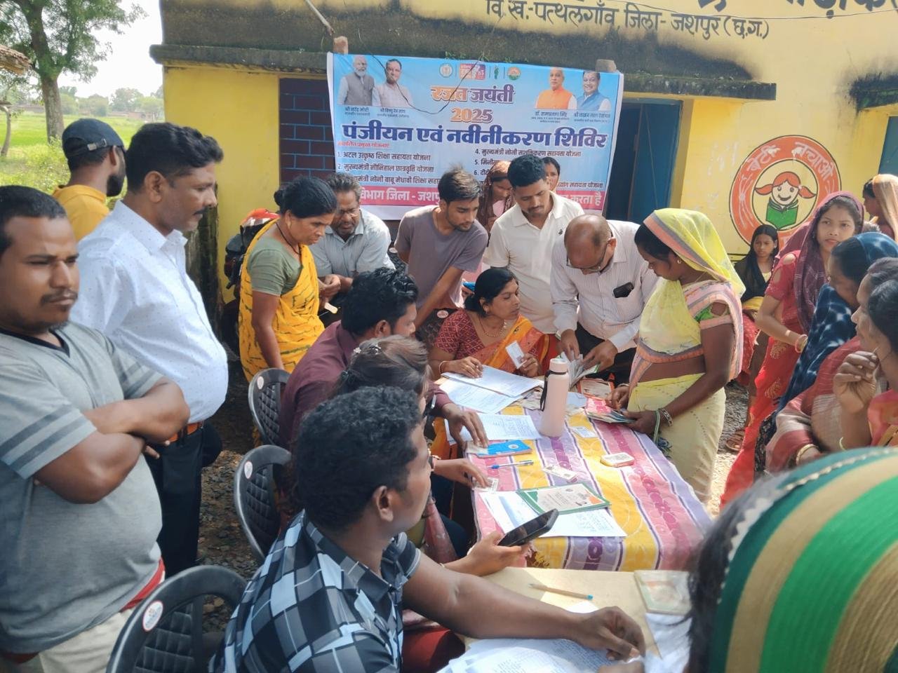 पंजीयन एवं नवीनीकरण शिविरों में दो दिनों के भीतर 190 से अधिक श्रमिकों का हुआ पंजीकरण