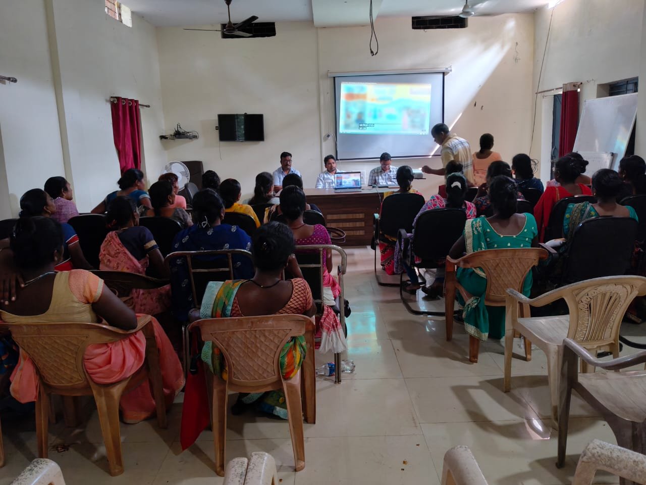 रेडियो कार्यक्रम दीदी के गोठ बना सशक्त मंच, प्रेरणादायी कहानियों से प्रदेश में बदलाव