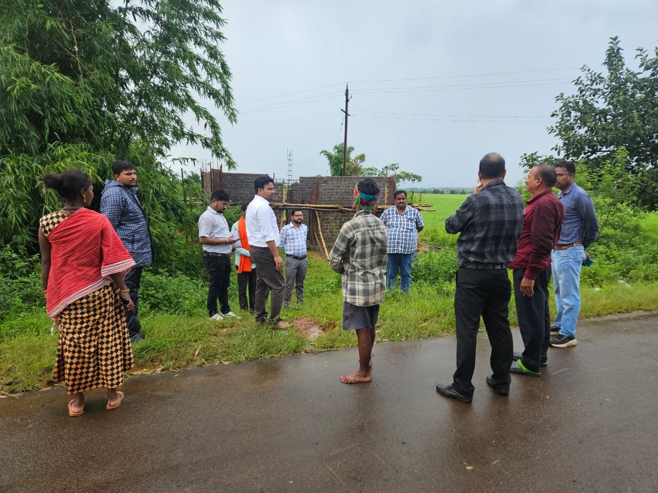 जिला पंचायत सीईओ ने निर्माणाधीन बहुउद्देशीय केंद्र का किया निरीक्षण