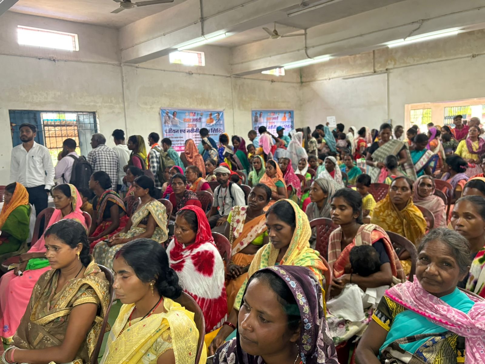 ग्राम पंचायत आरा में आयोजित स्वास्थ्य शिविर में 200 से अधिक श्रमिकों का हुआ स्वास्थ्य जांच