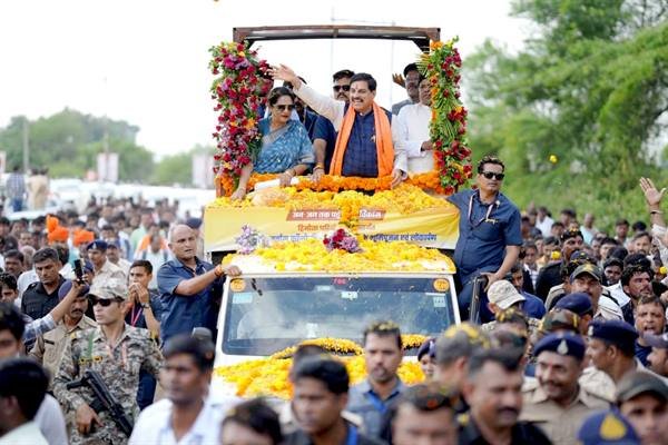 गरीब कल्याण और प्रदेश के चहुँमुखी विकास के लिये हो रहे हैं योजनाबद्ध तरीके से कार्य : मुख्यमंत्री डॉ. यादव