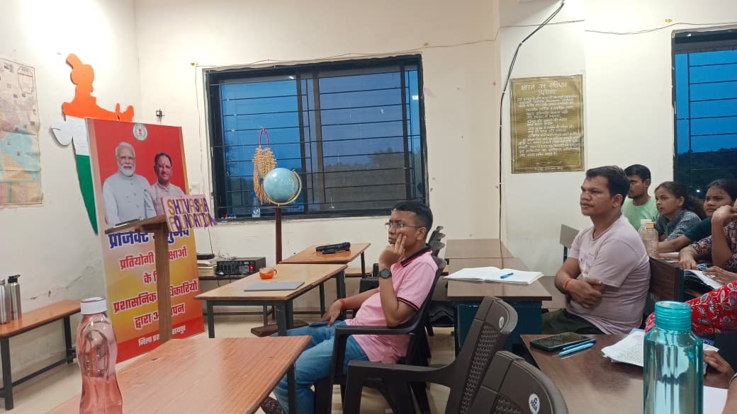 प्रोजेक्ट “अनुभव” के अंतर्गत अनुभवी अधिकारियों द्वारा प्रतियोगी परीक्षार्थियों को मिल रहा मार्गदर्शन