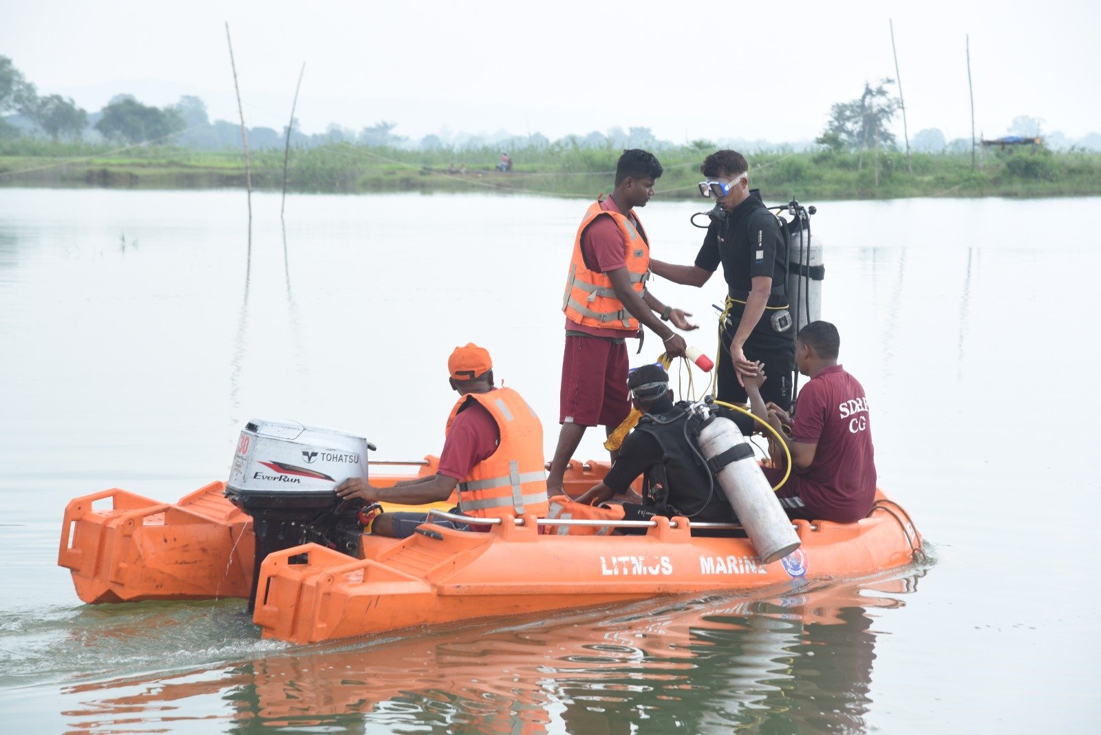 राज्य स्तरीय बाढ़ आपदा मॉक ड्रिल का आयोजन  श्याम घुनघुटा बांध में एसडीआरएफ की टीम ने किया काल्पनिक अभ्यास