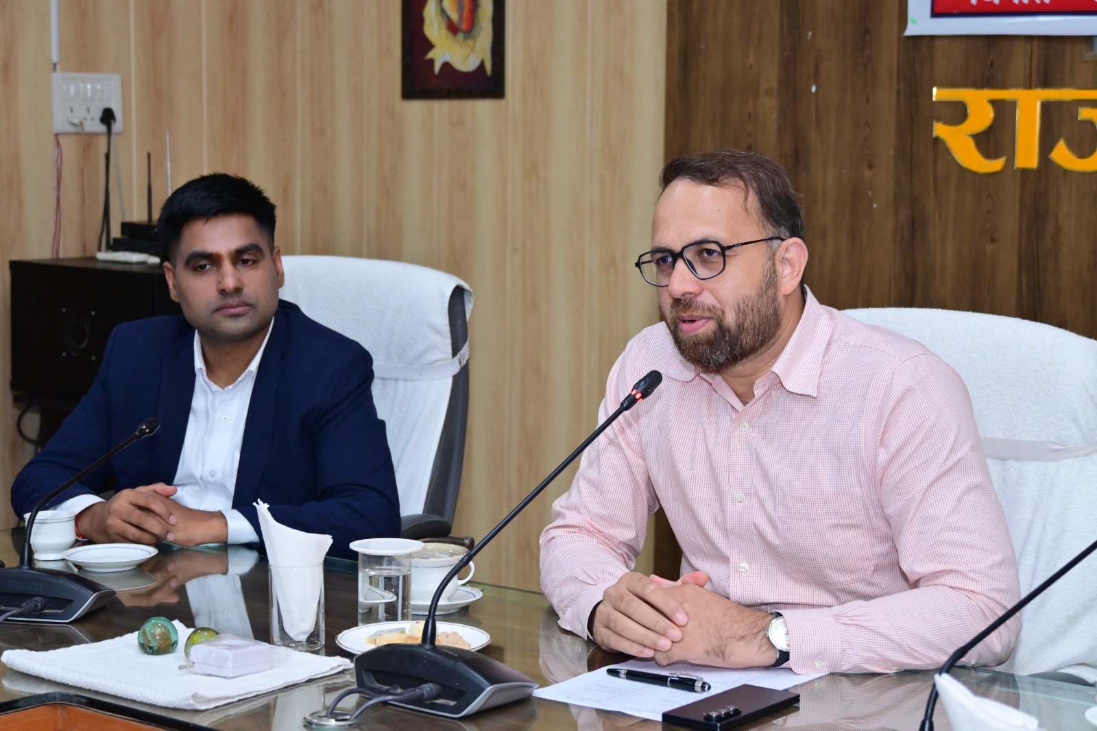 निवर्तमान कलेक्टर डॉ. सर्वेश्वर नरेन्द्र भुरे को दी गई भावभीनी विदाई