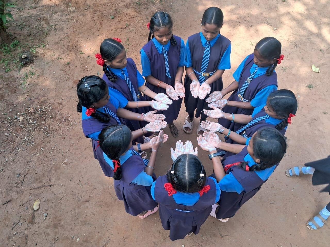 स्वच्छ भारत मिशन ग्रामीण के अंतर्गत स्वच्छ संकल्प अभियान के तहत विश्व हाथ धुलाई दिवस का आयोजन