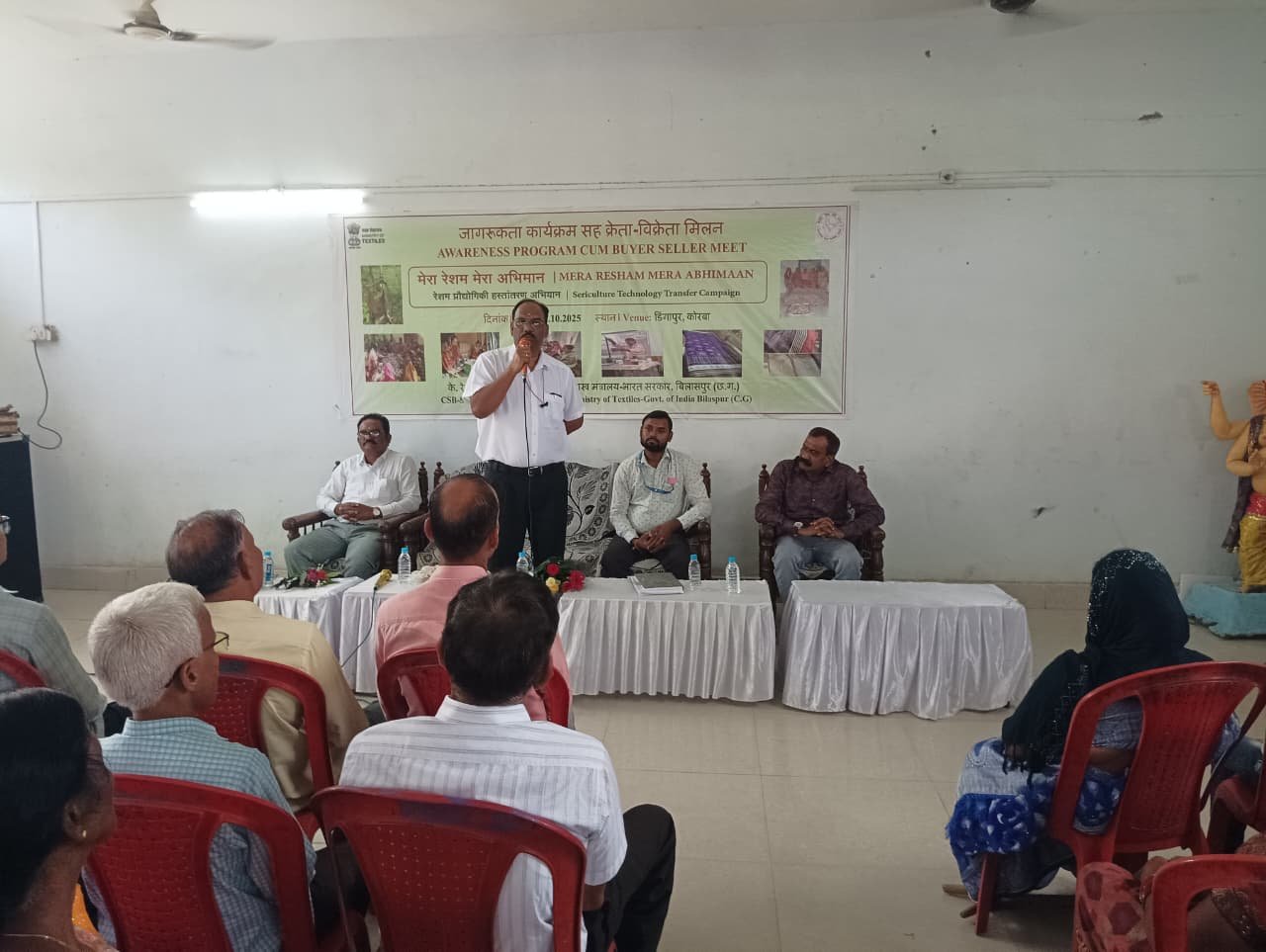 तसर रेशम के विपणन को मिली नई दिशाः ’मेरा रेशम मेरा अभिमान’ अभियान के तहत कोरबा में जागरूकता कार्यक्रम सह क्रेता-विक्रेता मिलन संपन्न