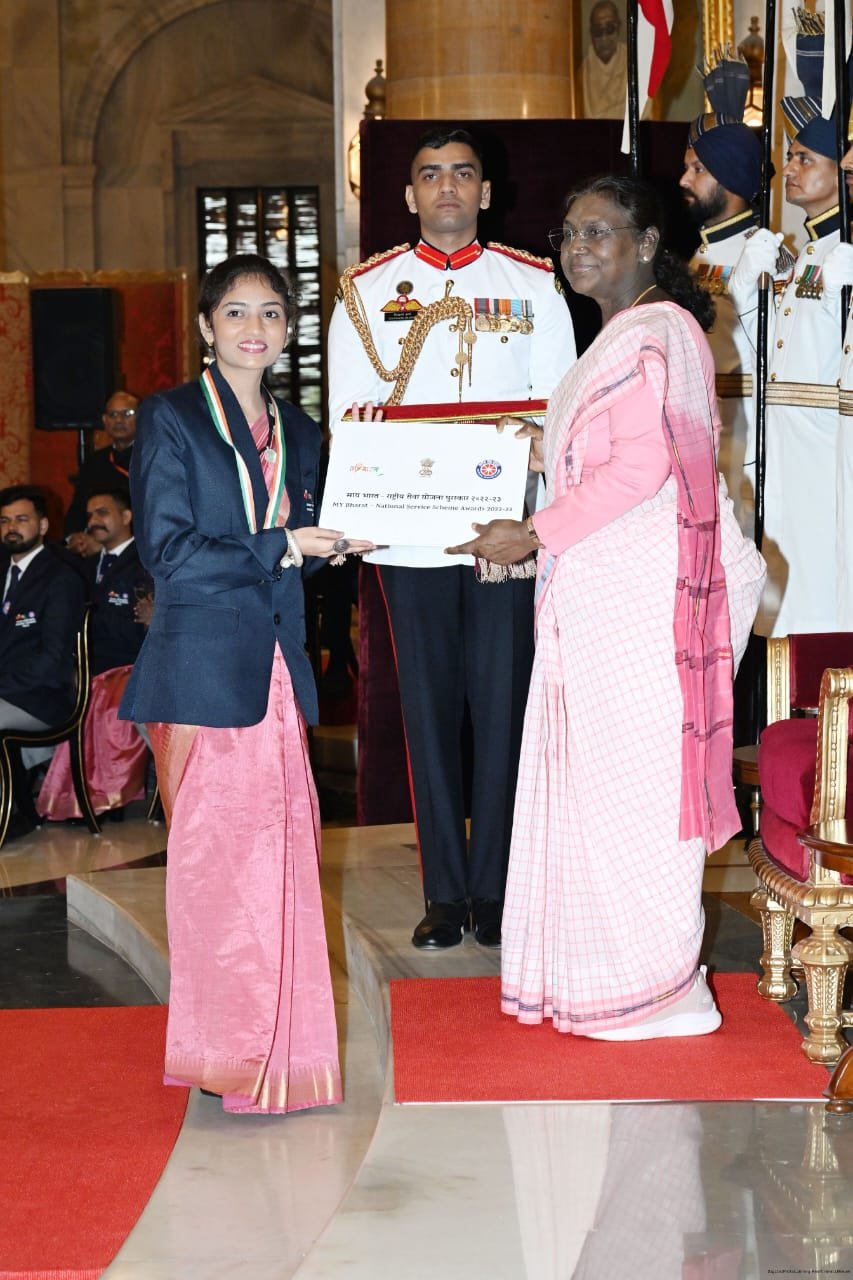 कोरबा की लखनी साहू को मिला राष्ट्रीय सम्मान “एमवाई भारत एनएसएस पुरस्कार” से हुई सम्मानित’