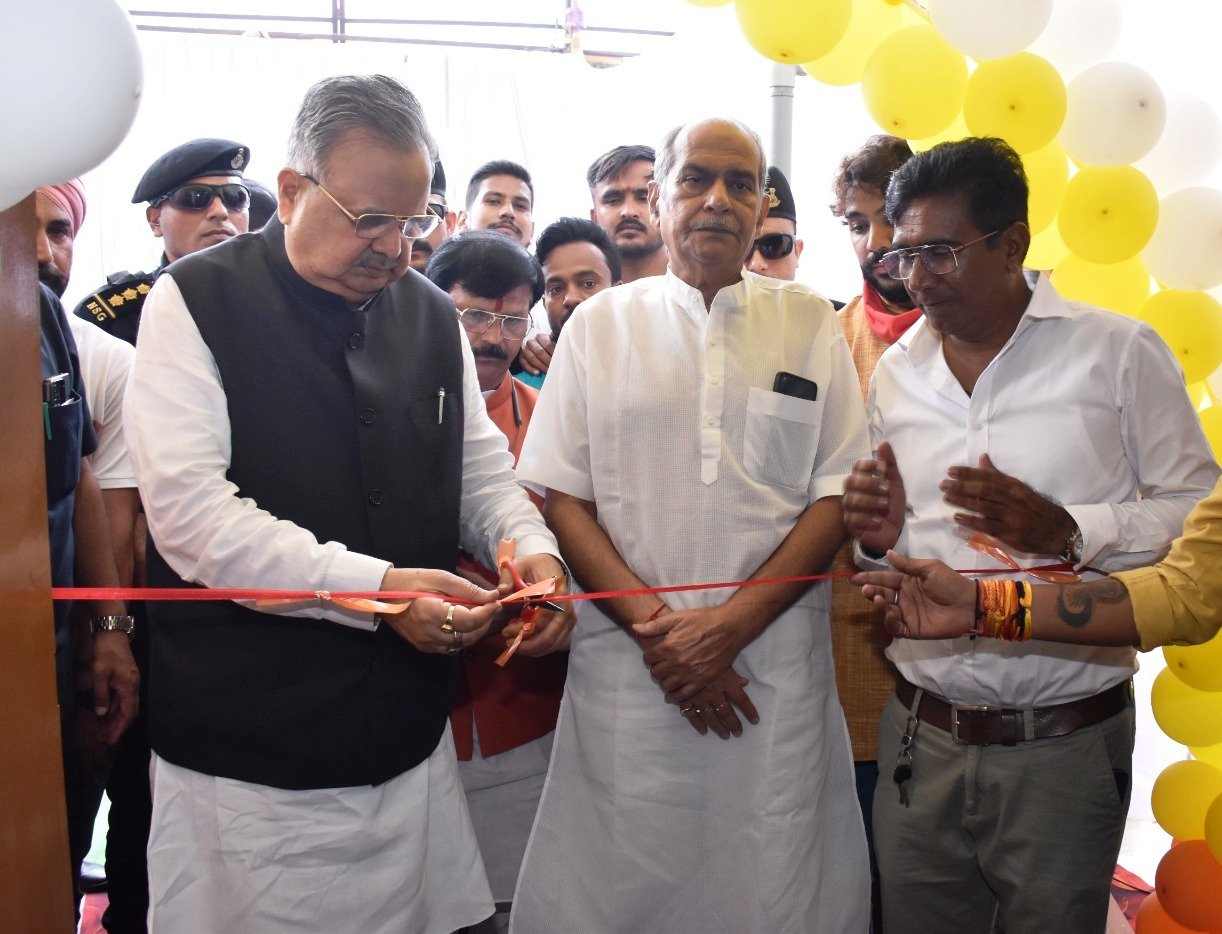 विधानसभा अध्यक्ष डॉ. रमन सिंह ने अंतर्राष्ट्रीय हॉकी स्टेडियम में जिम का किया लोकार्पण