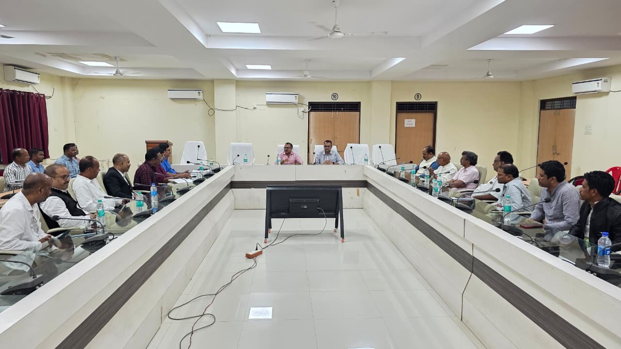कलेक्टर एवं जिला निर्वाचन अधिकारी ने विशेष गहन पुनरीक्षण (SIR-2026)  के तहत राजनीतिक दलों की ली बैठक