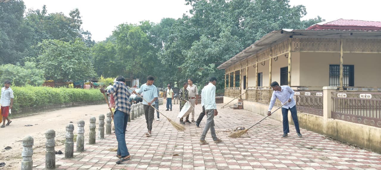 गांधी जयंती एवं सेवा पखवाड़ा के अवसर पर बलौदाबाजार वनमण्डल में विविध कार्यक्रम आयोजित